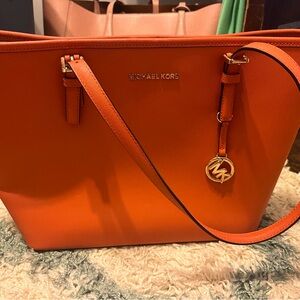 Michael Kors Jet Set Tote